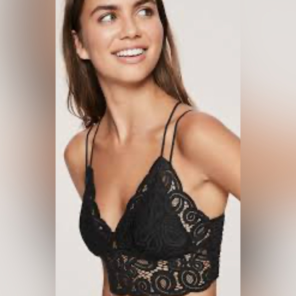 Victoria's Secret PINK Black Lace Crochet Bralette in Black SZ L